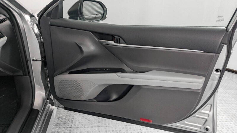 2020 Toyota Camry Hybrid LE