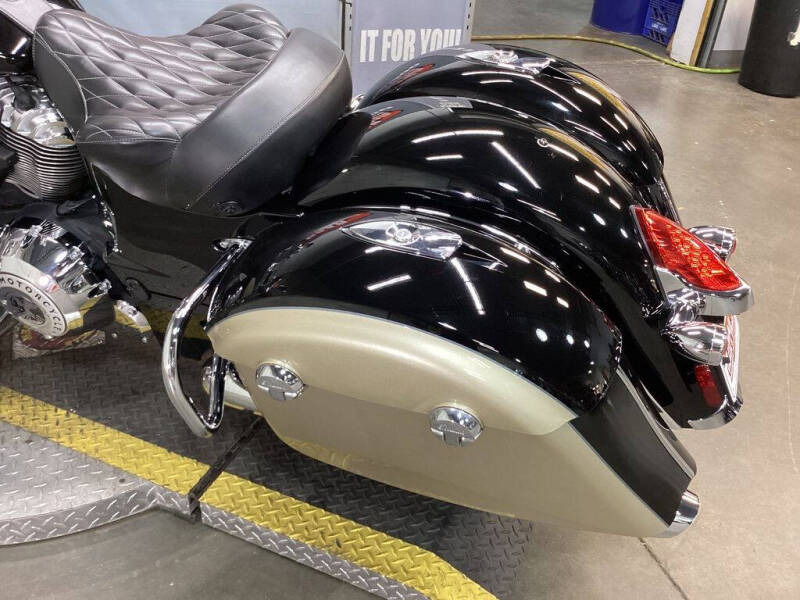 2021 Indian Motorcycle® Springfield® Thunder Blac