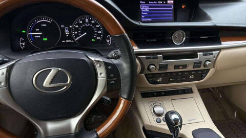 2014 Lexus ES 300h