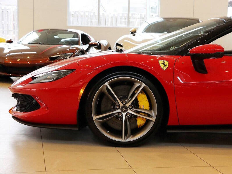 2024 Ferrari 296 GTS