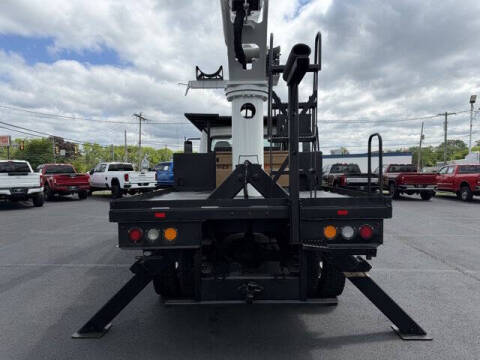 2019 Freightliner M2 106