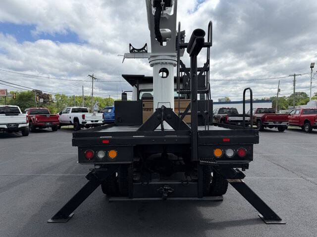 2019 Freightliner M2 106