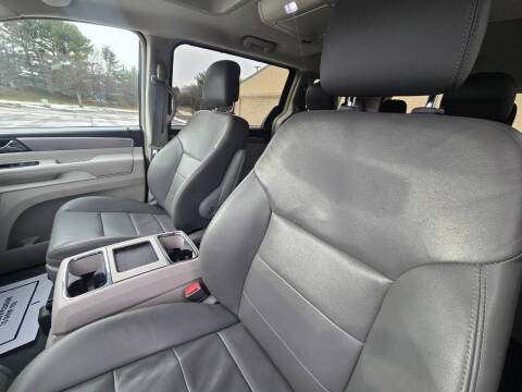 2011 Volkswagen Routan SEL