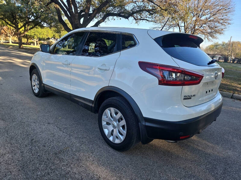 2020 Nissan Rogue Sport S photo 5