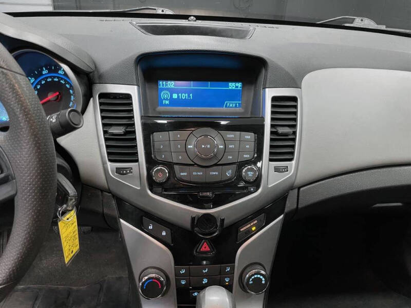 2013 Chevrolet Cruze LS Auto