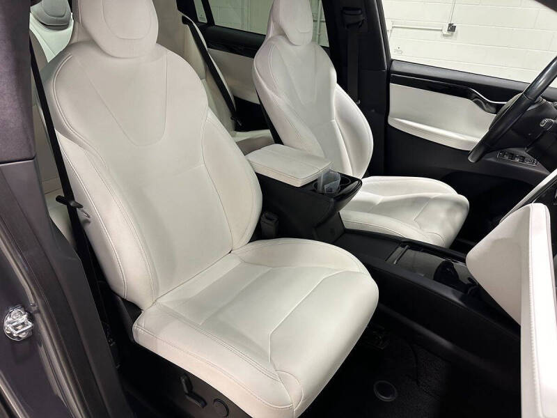 2019 Tesla Model X Standard Range