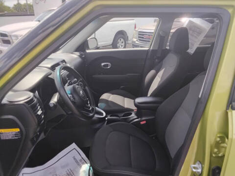 2017 Kia Soul +