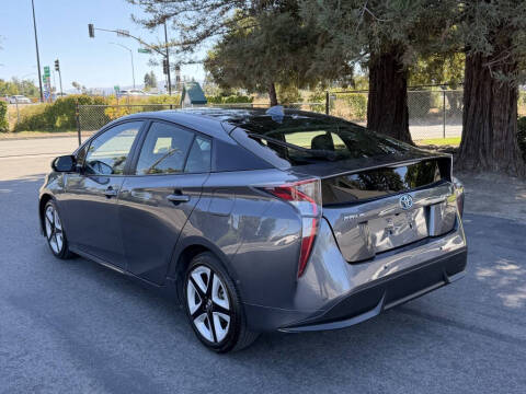 2017 Toyota Prius Four Touring