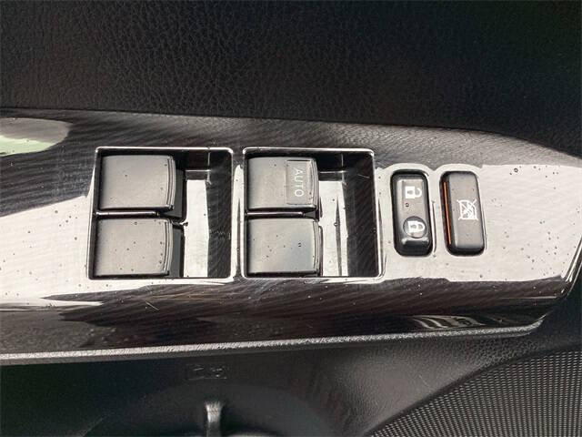 2017 Toyota RAV4 Hybrid SE