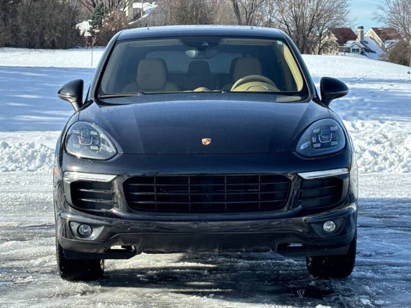 2017 Porsche Cayenne Platinum Edition