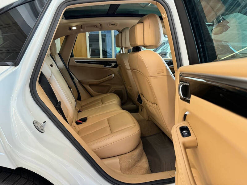 2017 Porsche Macan