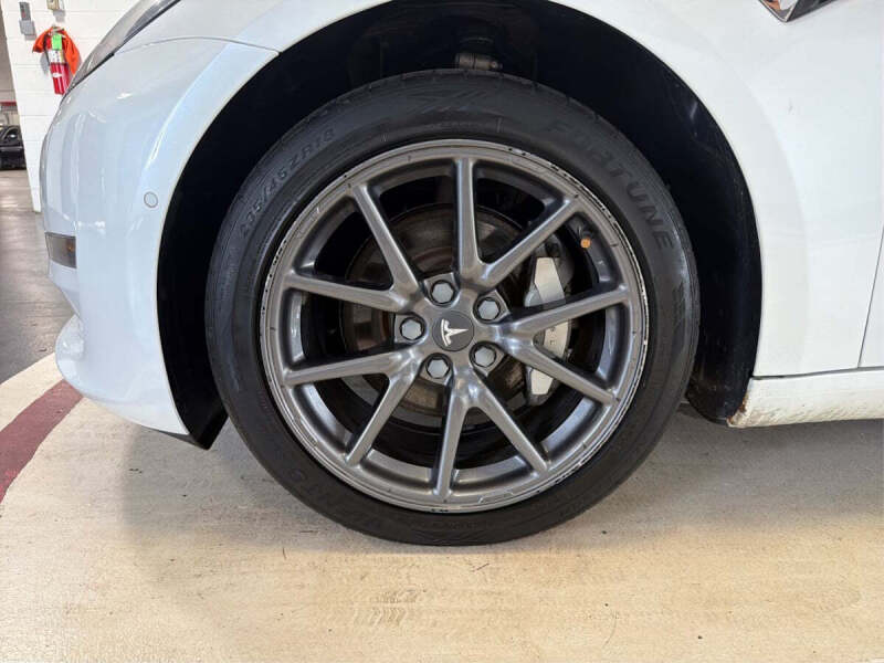 2019 Tesla Model 3 Mid Range