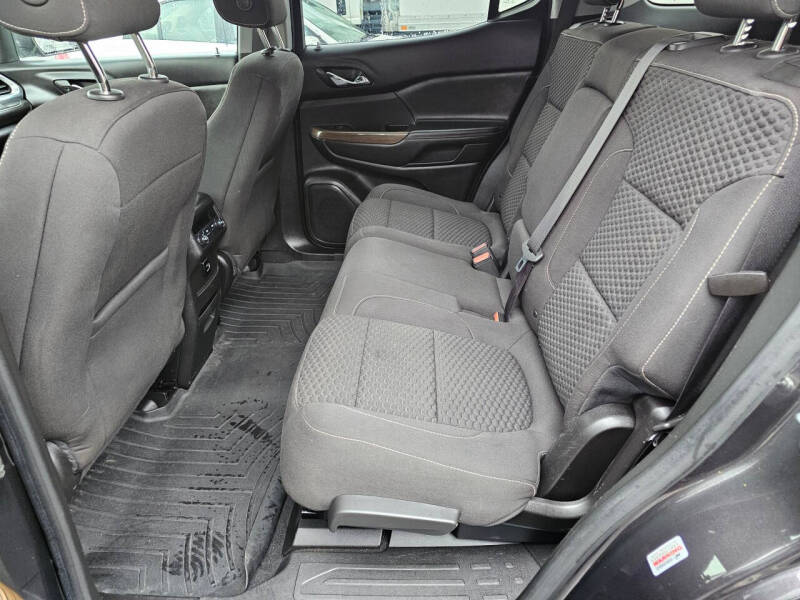 2017 GMC Acadia SLE-2