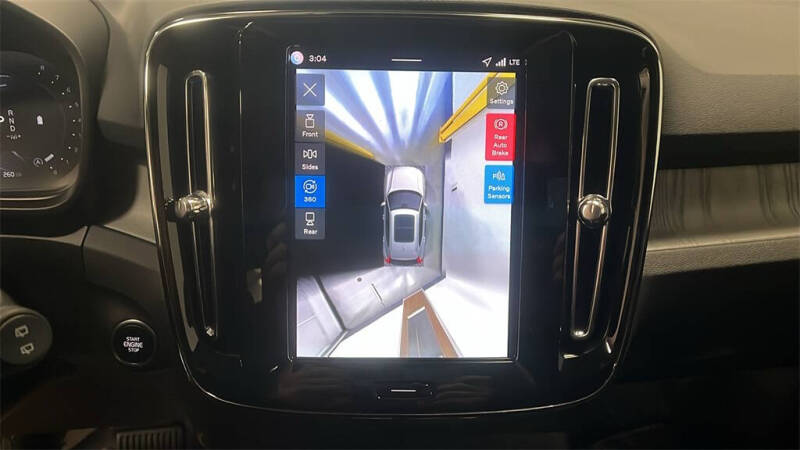 2026 Volvo XC40 B5 Plus