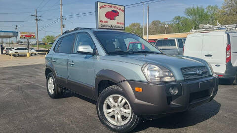 2006 Hyundai Tucson for sale at GLADSTONE AUTO SALES    GUARANTEED CREDIT APPROVAL in Gladstone MO