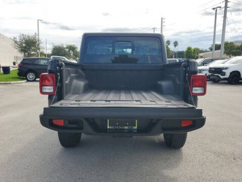 2024 Jeep Gladiator Sport