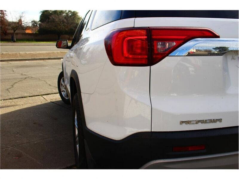 2017 GMC Acadia SLE-1