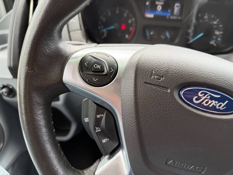 2017 Ford Transit 150 XLT