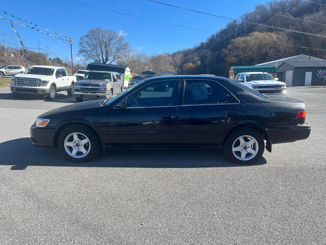 2000 Toyota Camry for sale at Auto Energy in Lebanon, VA