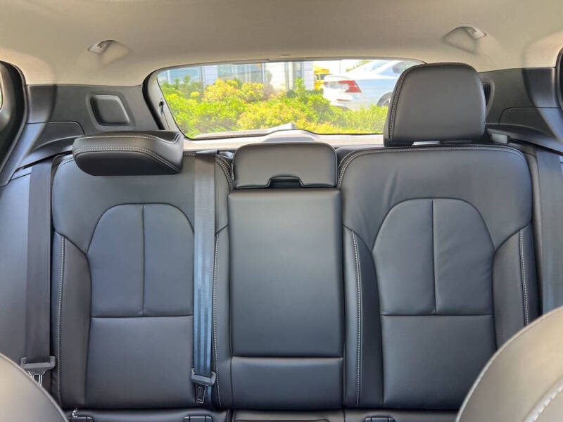 2026 Volvo XC40 B5 Core