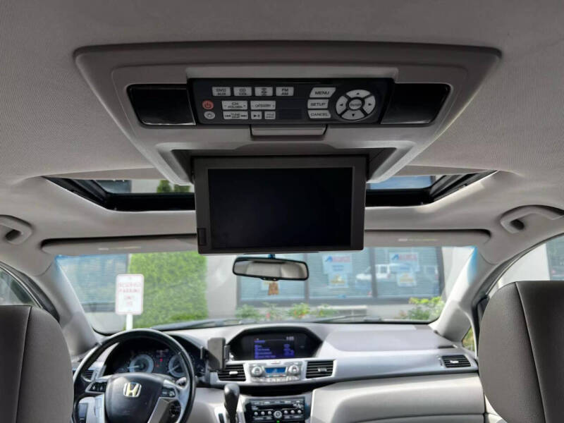 2012 Honda Odyssey EX-L photo 23