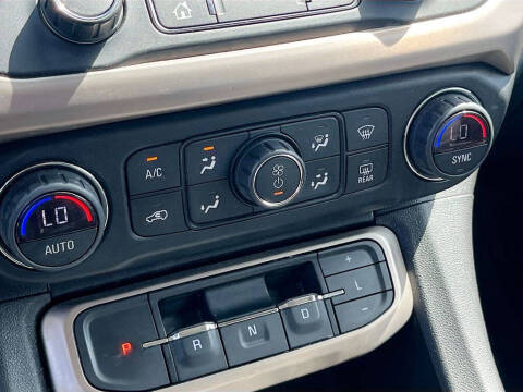 2020 GMC Acadia Denali