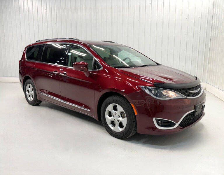 2017 Chrysler Pacifica Touring-L Plus