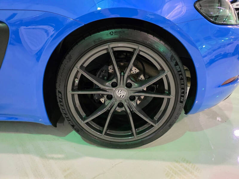 2023 Porsche 718 Cayman T