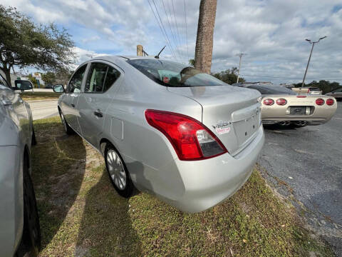2014 Nissan Versa 1.6 S