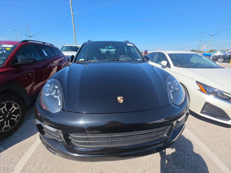 2017 Porsche Cayenne Platinum Edition