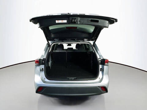 2021 Toyota Highlander LE