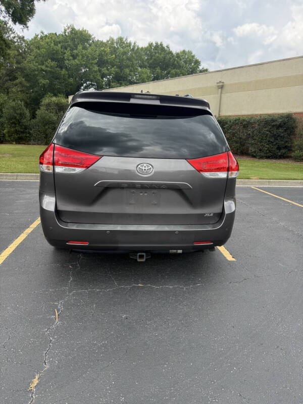 2011 Toyota Sienna XLE 8-Passenger