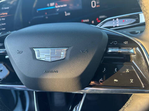 2024 Cadillac LYRIQ Luxury 1