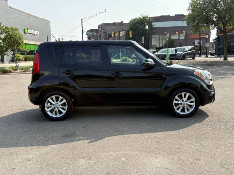 2013 Kia Soul +