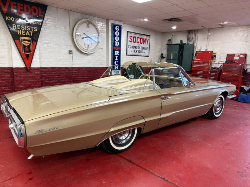 1966 Ford Thunderbird