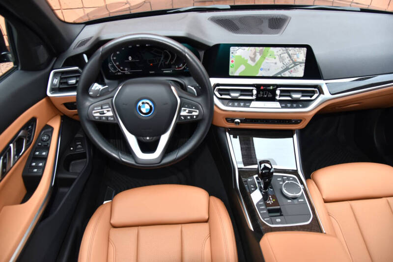 2022 BMW 3 Series 330e xDrive