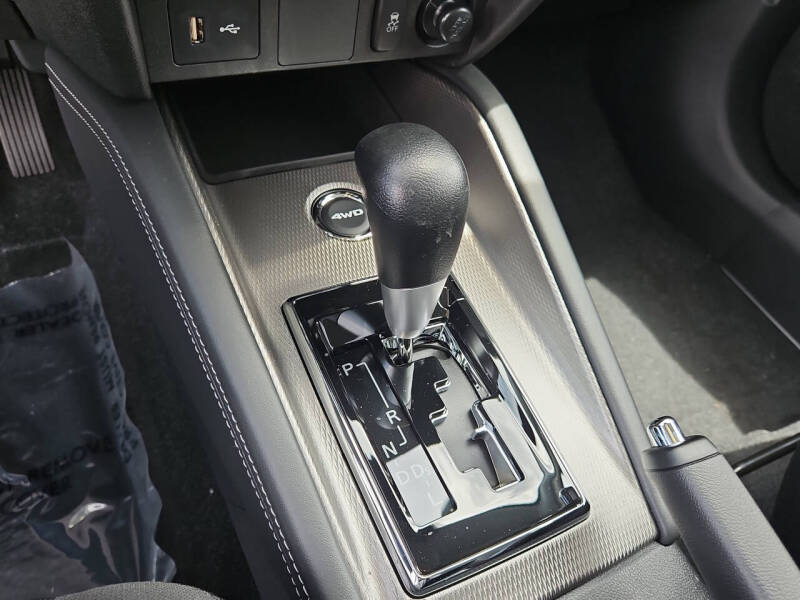 2025 Mitsubishi Outlander Sport ES