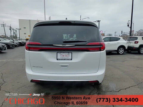 2025 Chrysler Pacifica Select