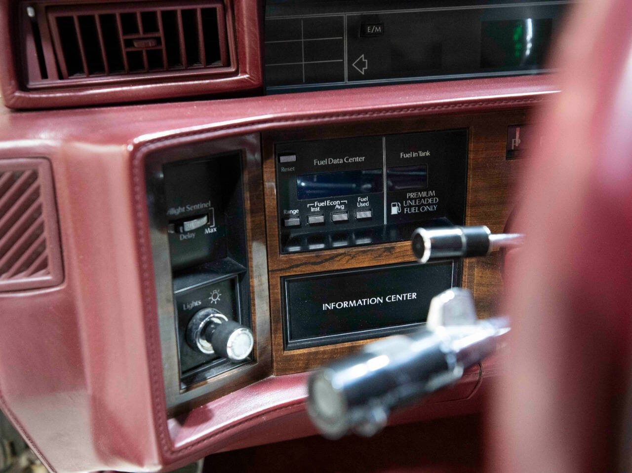 1990 Cadillac DeVille 49