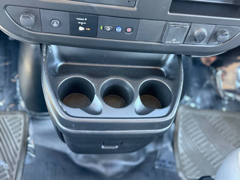 2023 Chevrolet Express 2500