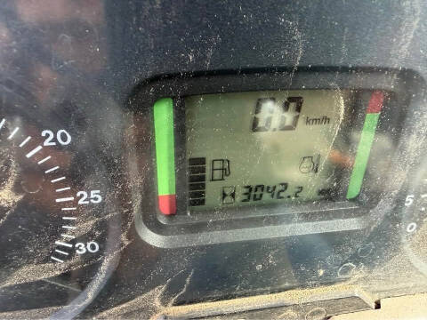 2005 John Deere 6715