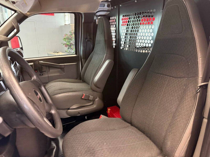 2024 GMC Savana 2500