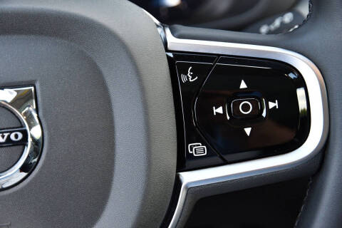 2025 Volvo XC60 B5 Plus Dark Theme