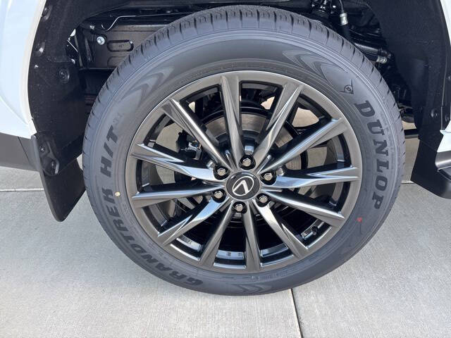 2025 Lexus LX 700h F SPORT Handling