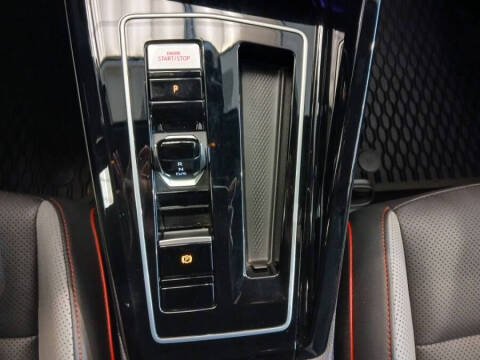 2024 Volkswagen Golf GTI Autobahn