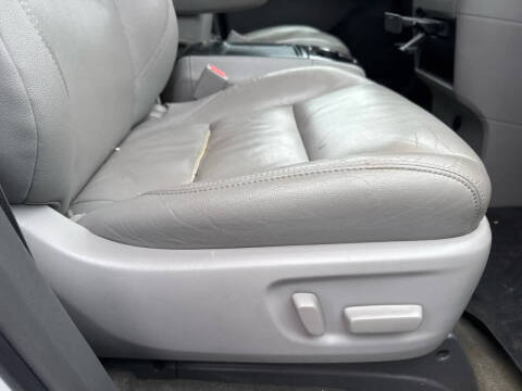 2018 Toyota Sienna XLE 7-Passenger Auto Access Seat