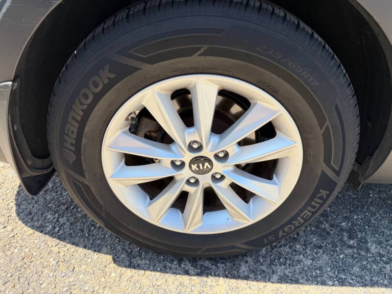 2019 Kia Sorento LX