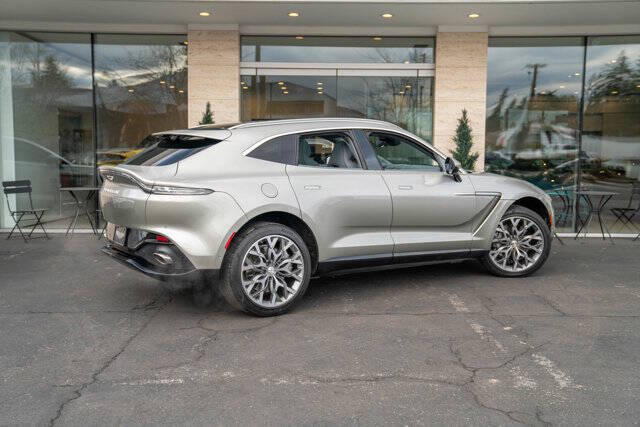 2021 Aston Martin DBX