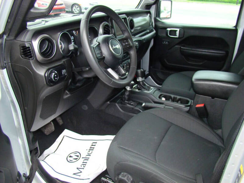 2023 Jeep Gladiator Sport