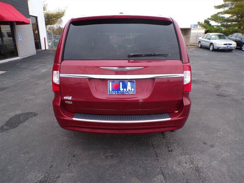 2014 Chrysler Town and Country Touring